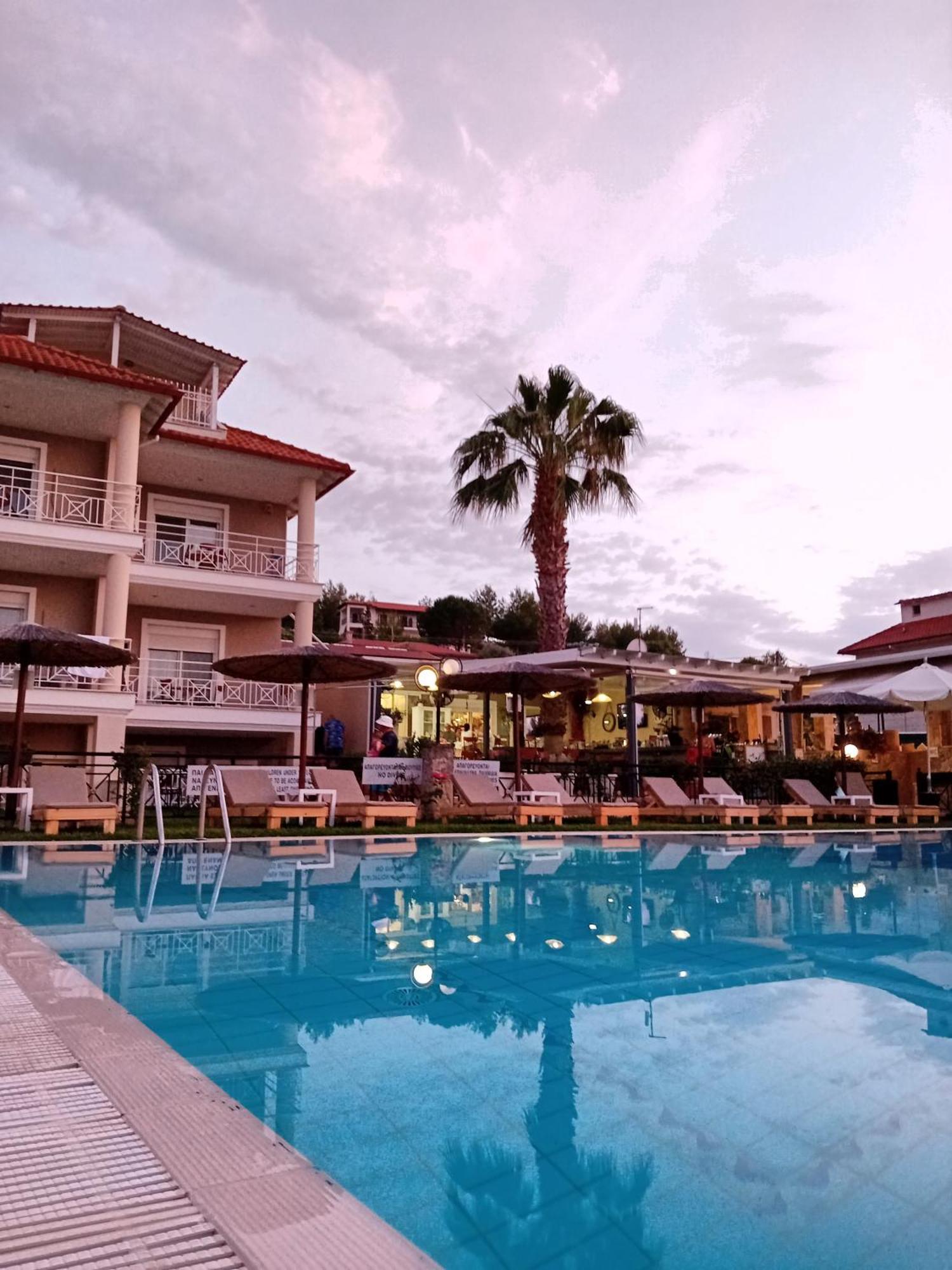 Golden Residence Family Resort Пефкохори Экстерьер фото