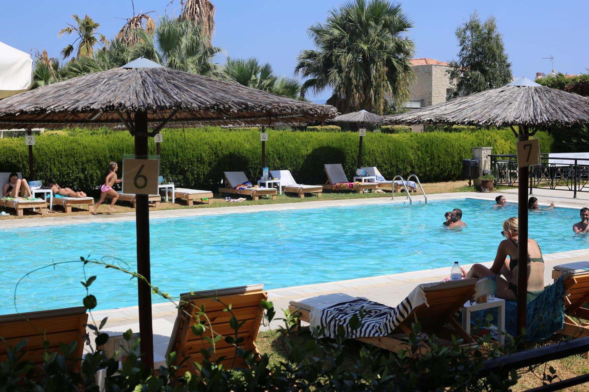 Golden Residence Family Resort Пефкохори Экстерьер фото